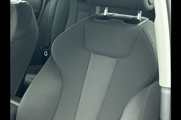 Audi A4 Limousine 1.4 TFSI Sport Lease Edition(NL-auto, Dealer OnderH, Navi, PDC, Cruise Con, Etc)