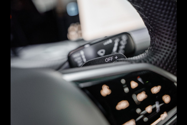 Volkswagen Golf 1.5 eTSI R-Line Business