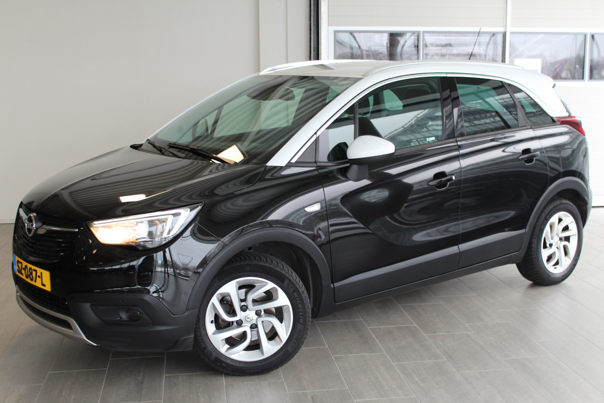 Opel Crossland X 1.2-131pk Turbo Innovation. Two tone. Erg nette en luxe hoogzitter voor nog jaren rijplezier ! Autm. airco, parkeersensoren v+a, camera, LM wielen, ergonomische voorstoelen, cruise control, side assist, navigatie, telefoonvoorb. etc.