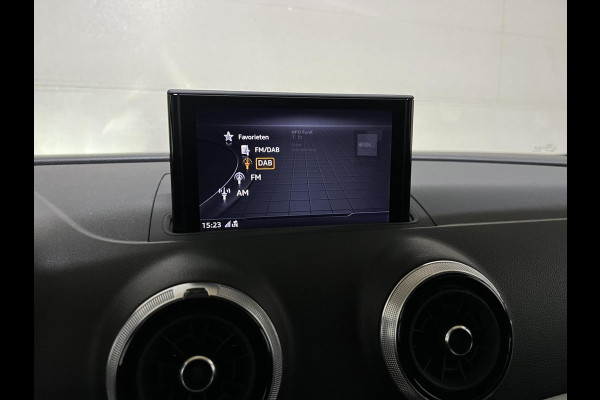 Audi A3 Sportback 35 TFSI 150PK S-Line Black Edition Virtual