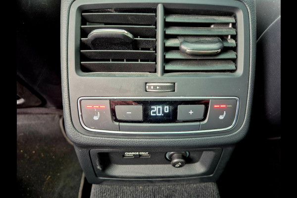 Audi A4 Avant 2.9 TFSI RS 4 quattro panodak . Head up