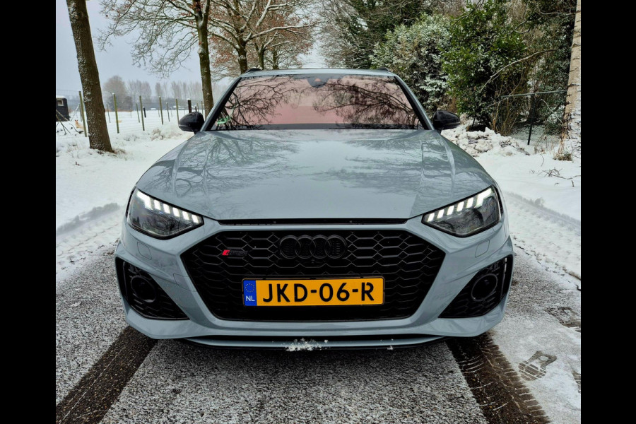 Audi A4 Avant 2.9 TFSI RS 4 quattro panodak . Head up