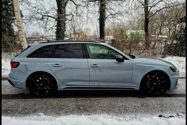 Audi A4 Avant 2.9 TFSI RS 4 quattro panodak . Head up