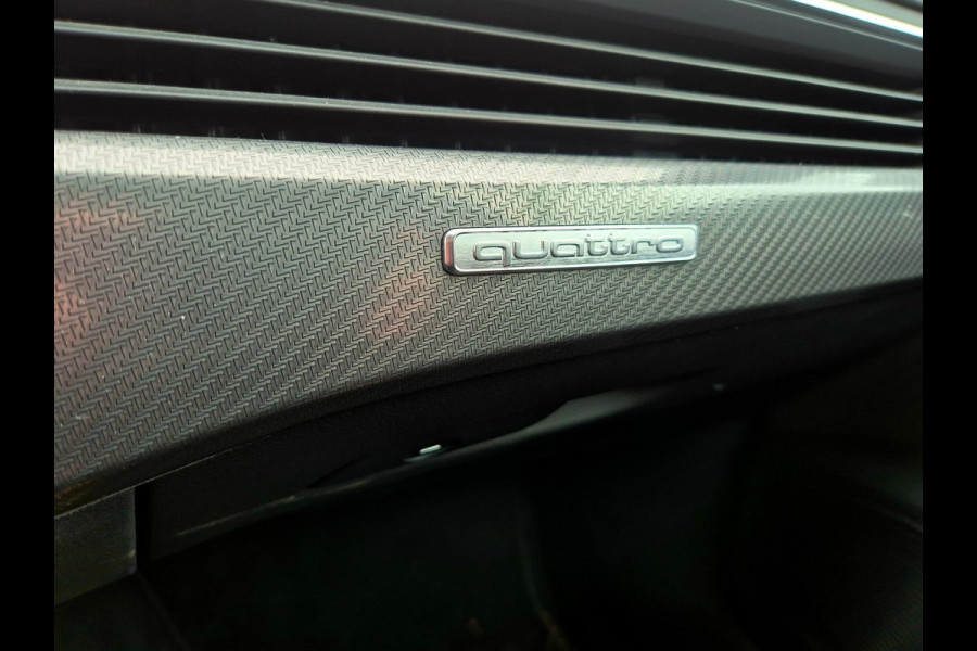 Audi A4 Avant 2.9 TFSI RS 4 quattro panodak . Head up