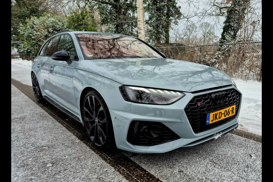 Audi A4 Avant 2.9 TFSI RS 4 quattro panodak . Head up