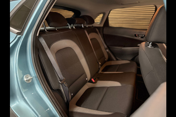 Hyundai Kona 1.6 GDI HEV Fashion Sky Automaat | Schuif/kanteldak | Carplay | Camera | HUD | Keyless
