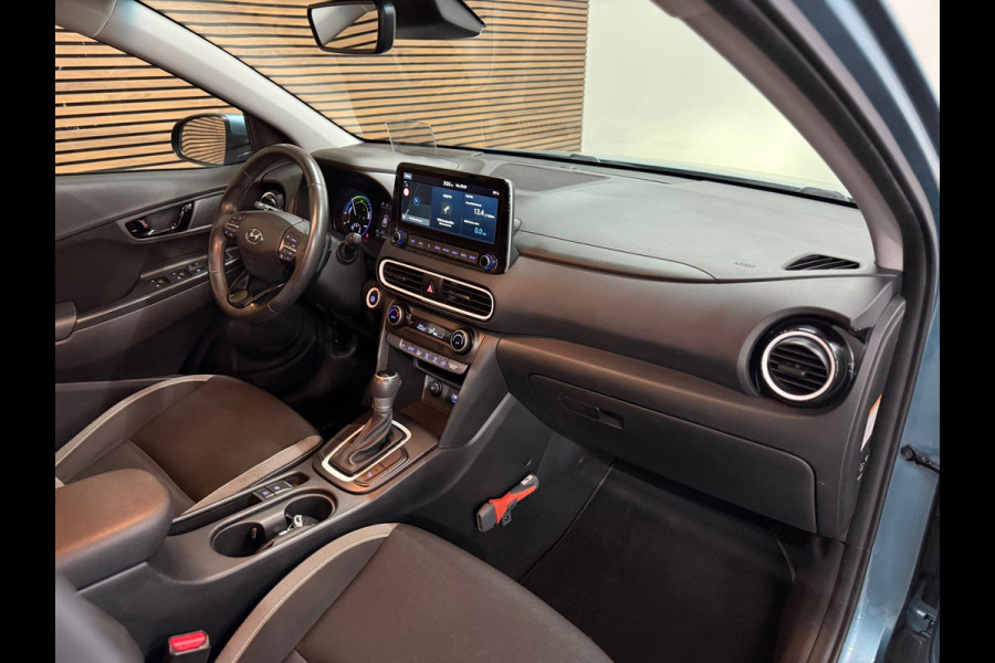 Hyundai Kona 1.6 GDI HEV Fashion Sky Automaat | Schuif/kanteldak | Carplay | Camera | HUD | Keyless