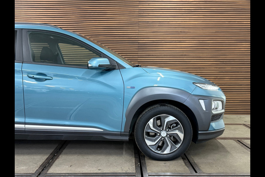 Hyundai Kona 1.6 GDI HEV Fashion Sky Automaat | Schuif/kanteldak | Carplay | Camera | HUD | Keyless