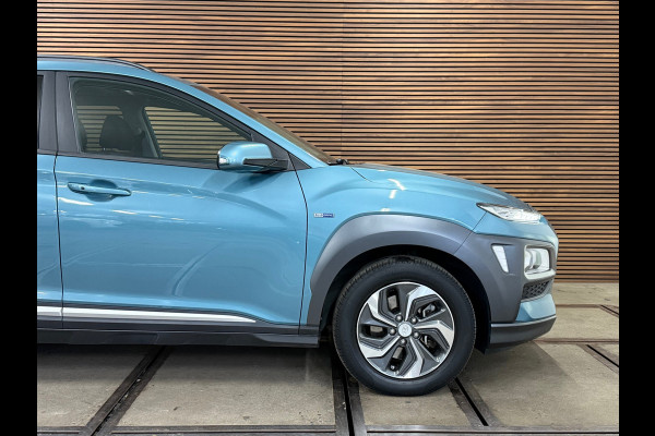 Hyundai Kona 1.6 GDI HEV Fashion Sky Automaat | Schuif/kanteldak | Carplay | Camera | HUD | Keyless