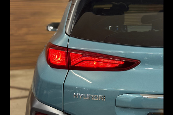 Hyundai Kona 1.6 GDI HEV Fashion Sky Automaat | Schuif/kanteldak | Carplay | Camera | HUD | Keyless