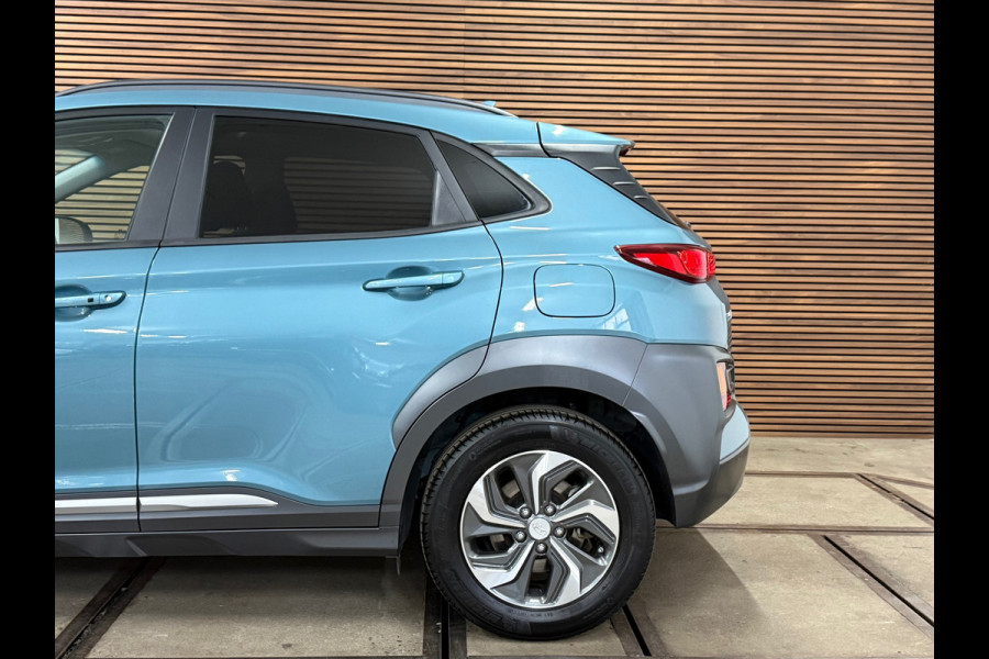 Hyundai Kona 1.6 GDI HEV Fashion Sky Automaat | Schuif/kanteldak | Carplay | Camera | HUD | Keyless