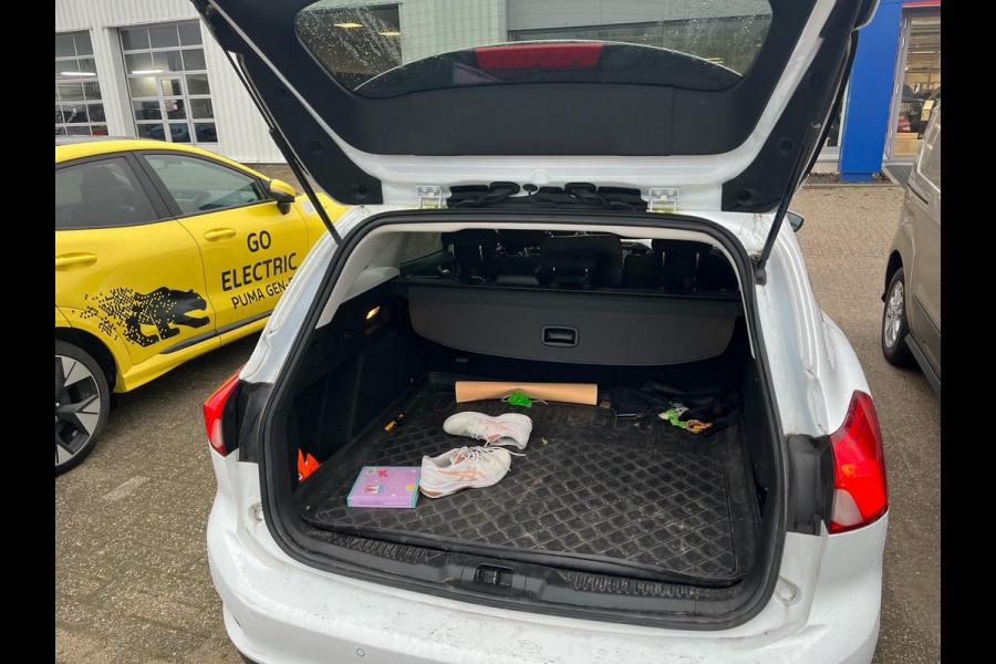 Ford FOCUS Wagon 1.0 EcoBoost 125 PK Trend Business | Winterpakket | Climate Control | Cruise Control | Privacy Glass | Dealeronderhouden