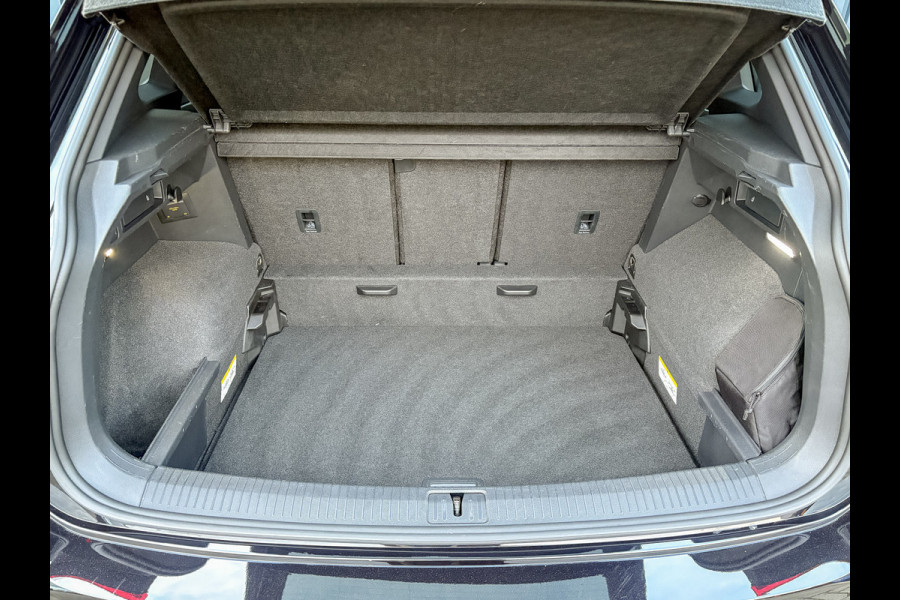 Volkswagen Tiguan 1.5 TSI R-Line Business+ | Trekhaak wegkl. | 20'' | Side Assist | Elk. A-klep | IQ Light | Prijs Rijklaar!!