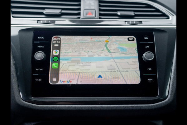 Volkswagen Tiguan 1.5 TSI R-Line Business+ | Trekhaak wegkl. | 20'' | Side Assist | Elk. A-klep | IQ Light | Prijs Rijklaar!!