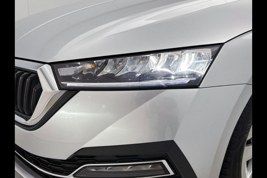 Škoda Octavia Combi 1.5 e-TSI DSG Style | Navigatie | Climate Control | Parkeer Sensoren | Camera | DAB | Cruise control | Lichtmetalen Velgen | Keyless