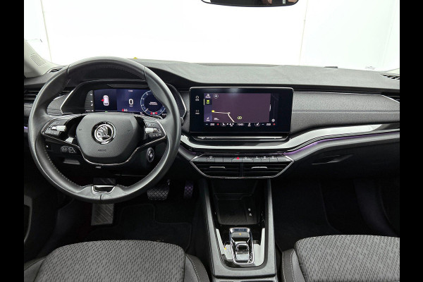 Škoda Octavia Combi 1.5 e-TSI DSG Style | Navigatie | Climate Control | Parkeer Sensoren | Camera | DAB | Cruise control | Lichtmetalen Velgen | Keyless