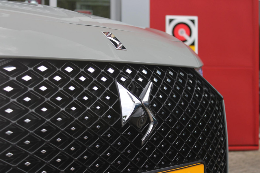 DS 7 E-Tense 300PK 4x4 ESPRIT DE VOYAGE | PANORAMISCH SCHUIF/KANTEL DAK | VOORRUITRAND/STUUR VERWARMING | VOLLEDIG LEDEREN BEKLEDING | LICHTMETALEN VELGEN 19" | ELEKTRISCH BEDIENBARE ACHTERKLEP | NIGHT VISION | DODEHOEK DETECTIE | ELEKTRISCH BEDIENBARE VOORSTOELEN MET MASSAGE FUNCTIE | ADAPTIVE CRUISE CONTROL | 360° CAMERA | KEYLESS ENTRY/START | FULL OPTION! | STOEL VENTILATIE | FOCAL ELECTRA | SFEER VERLICHTING | DRAADLOZE APPLE CARPLAY/ANDROID AUTO | NAVIGATIE | PARKEERSENSOREN VOOR EN ACHTER |