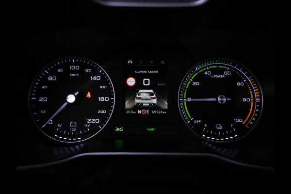 MG ZS EV Luxury 45 kWh (INCL-BTW) Aut. *PANO | LEATHER | CCS-FASTLOADER | KEYLESS | NAVI-FULLMAP | ADAPTIVE-CRUISE | CAMERA | HEATED-SPORTSEATS | CARPLAY | BLINDSPOT | DAB | LANE-ASSIST | 17''ALU*