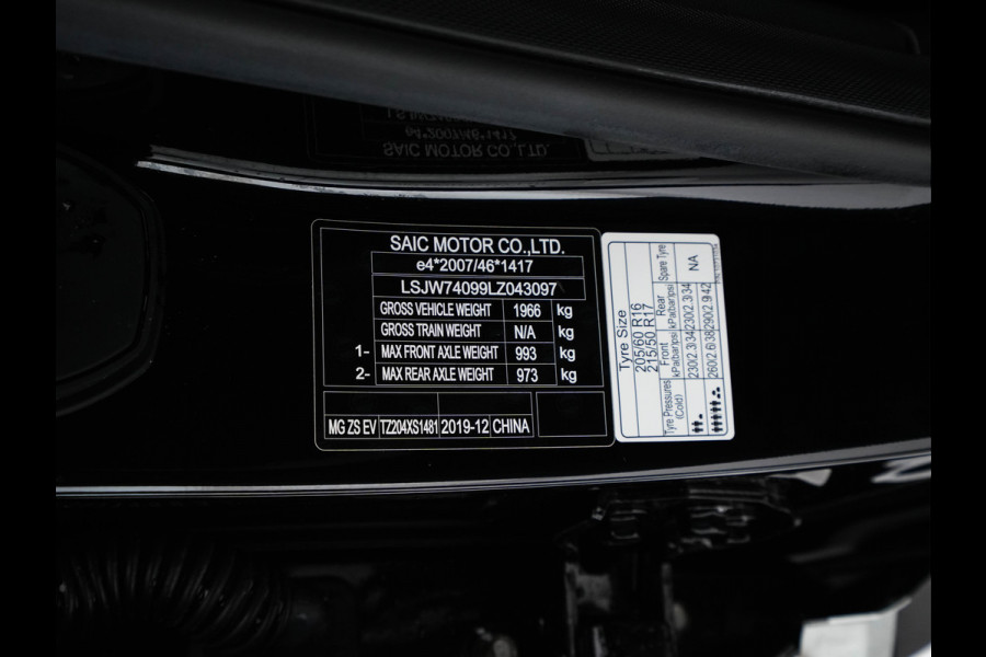 MG ZS EV Luxury 45 kWh (INCL-BTW) Aut. *PANO | LEATHER | CCS-FASTLOADER | KEYLESS | NAVI-FULLMAP | ADAPTIVE-CRUISE | CAMERA | HEATED-SPORTSEATS | CARPLAY | BLINDSPOT | DAB | LANE-ASSIST | 17''ALU*