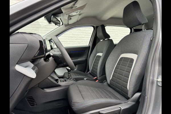 Citroën C3 1.2 Turbo 100pk Trekhaak Adaptieve cruise Airco Apple / Android DAB 4 Seizoenen banden