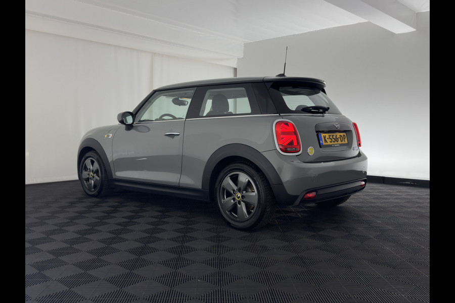 MINI Mini Electric Basic 33 kWh [ 3-Fase ] (SOH-100%) (INCL-BTW) Aut. *HEATPUMP | FULL-LED | SPORT-SEATS | NAVI-FULLMAP | DIGI-COCKPIT | DAB+ | ECC | CCS-FASTLOADER | UNION-JACK | KEYLESS | CRUISE | AMBIENT-LIGHT | 16''ALU*