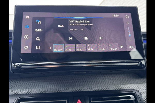 Citroën C3 1.2 Turbo 100pk Trekhaak Adaptieve cruise Airco Apple / Android DAB 4 Seizoenen banden