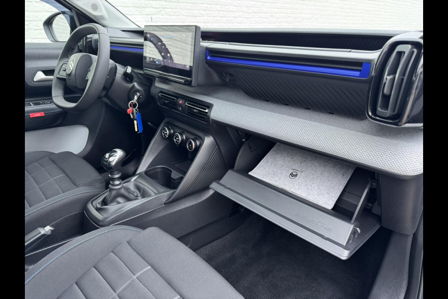 Citroën C3 1.2 Turbo 100pk Trekhaak Adaptieve cruise Airco Apple / Android DAB 4 Seizoenen banden