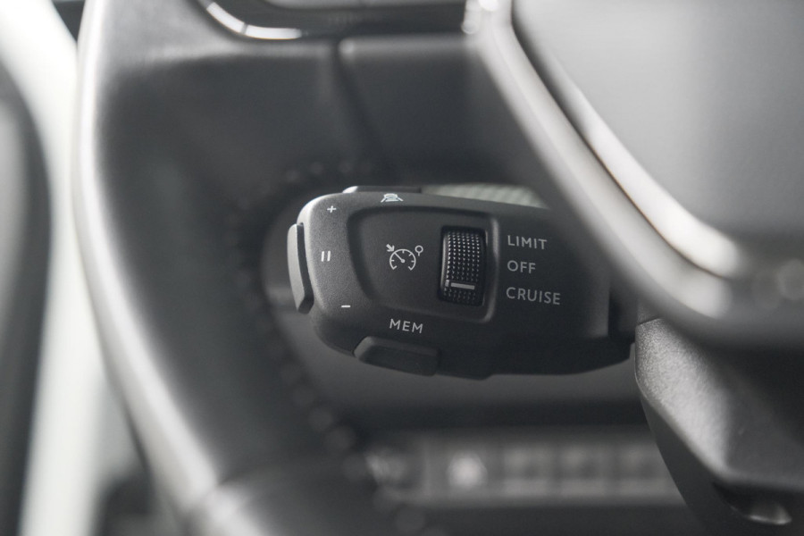 Peugeot 2008 PureTech 130 Allure | Camera | Adaptieve Cruise Control | Stoelverwarming