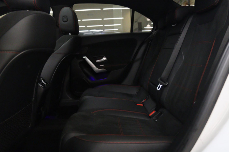 Mercedes-Benz A-Klasse 200 AMG NAP/PANO/KEYLESS/SFEER/MEMORY/VOL