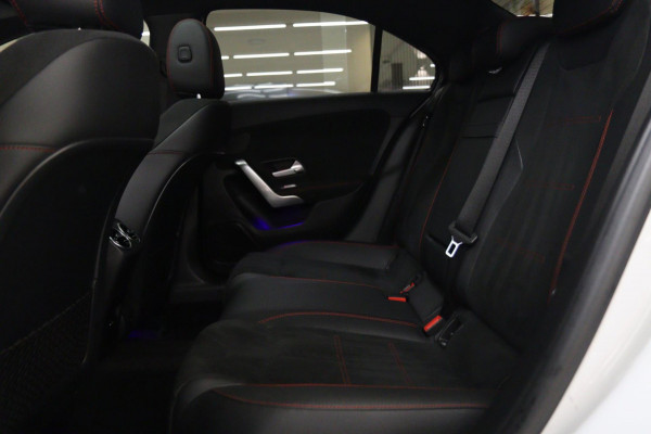 Mercedes-Benz A-Klasse 200 AMG NAP/PANO/KEYLESS/SFEER/MEMORY/VOL