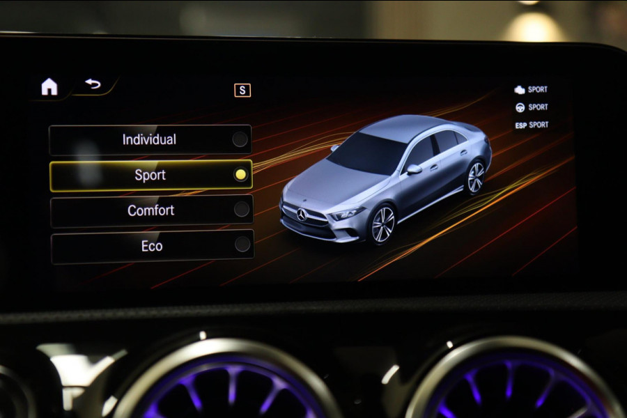 Mercedes-Benz A-Klasse 200 AMG NAP/PANO/KEYLESS/SFEER/MEMORY/VOL