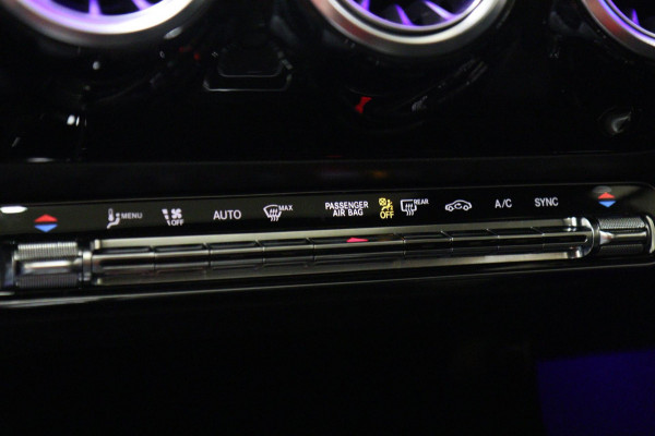 Mercedes-Benz A-Klasse 200 AMG NAP/PANO/KEYLESS/SFEER/MEMORY/VOL