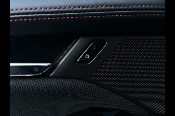 Mazda 3 2.5ltr 140pk, handbak HOMURA