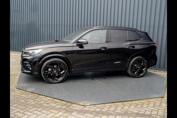 Volkswagen Tiguan 1.5 eTSI R-Line Edition | 360 Camera | 20'' | Black Style | Side Assist | Prijs Rijklaar!!