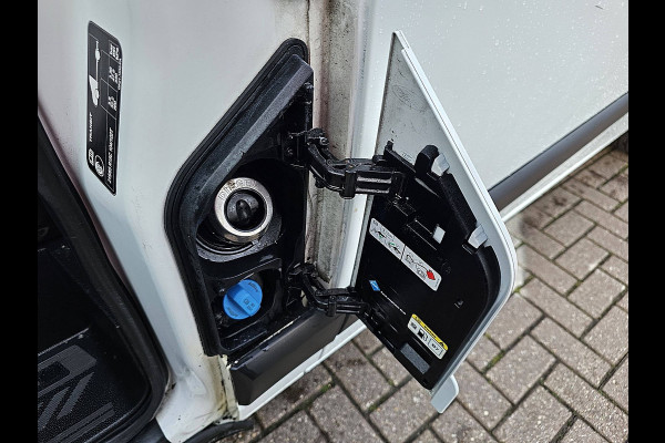 Ford Transit Custom 300 2.0 TDCI L2H1 Navi Airco PDC Cruise Achterdeuren 3 Zits Euro6 105 PK!