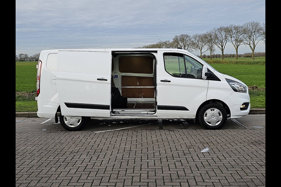 Ford Transit Custom 300 2.0 TDCI L2H1 Navi Airco PDC Cruise Achterdeuren 3 Zits Euro6 105 PK!