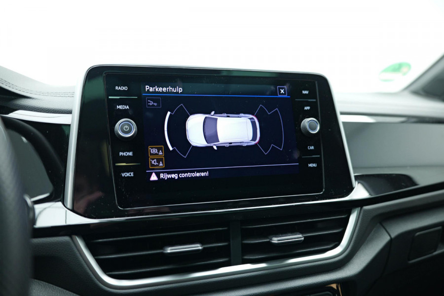 Volkswagen T-Roc 1.5 TSI R-Line Pano|Camera|Carplay|