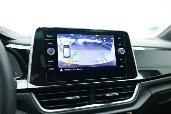 Volkswagen T-Roc 1.5 TSI R-Line Pano|Camera|Carplay|