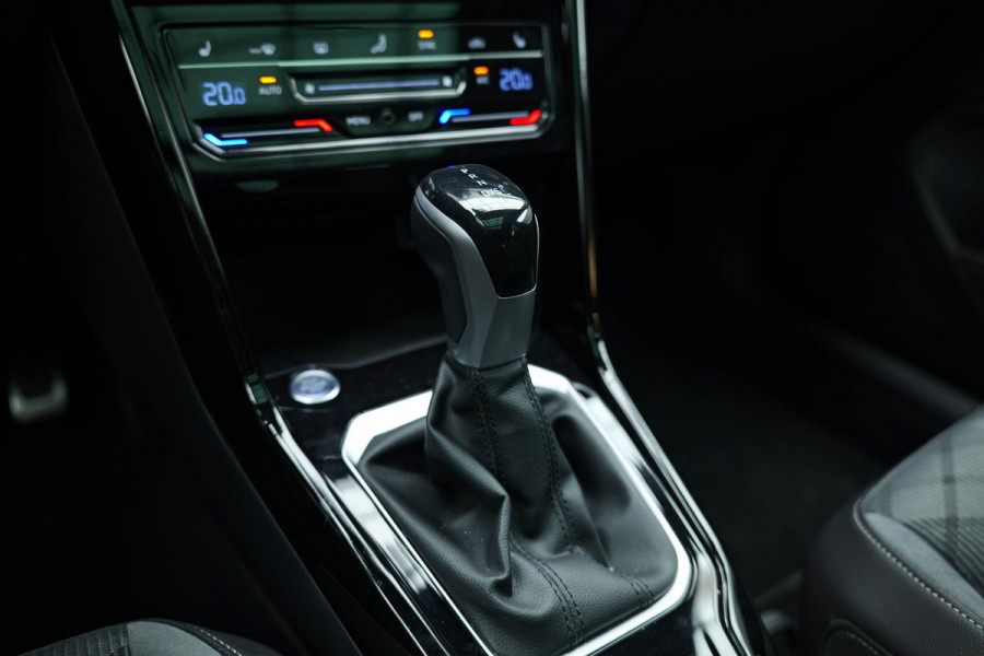 Volkswagen T-Roc 1.5 TSI R-Line Pano|Camera|Carplay|