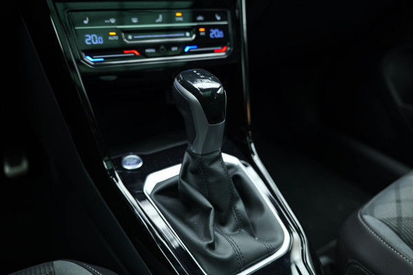 Volkswagen T-Roc 1.5 TSI R-Line Pano|Camera|Carplay|