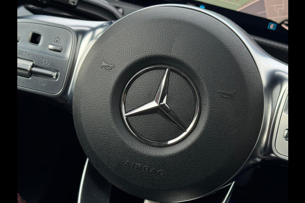 Mercedes-Benz A-Klasse 200 Business Solution 163 pk AMG styling, nieuw model, camera, sfeerverlichting, panoramadak, parelmoer wit