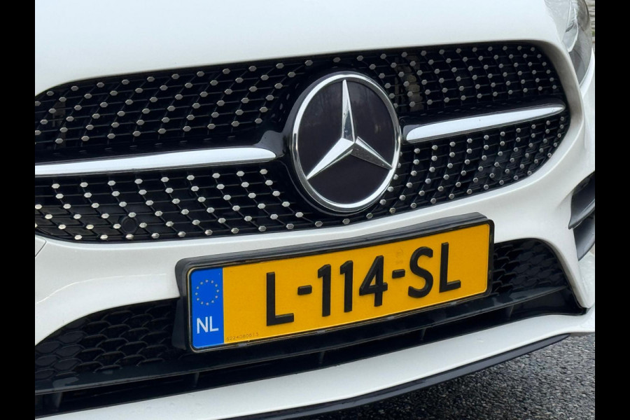 Mercedes-Benz A-Klasse 200 Business Solution 163 pk AMG styling, nieuw model, camera, sfeerverlichting, panoramadak, parelmoer wit