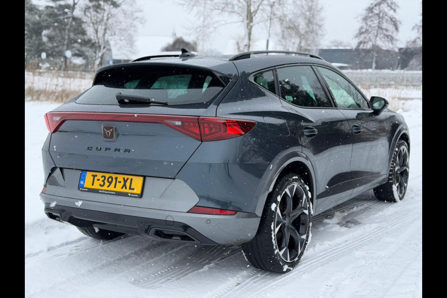 CUPRA 1.4 e-Hybrid Adrenaline, panoramadak, vol lederen interieur, sfeerverlichting, achteruitrijcamera, stoel-stuurverwarming