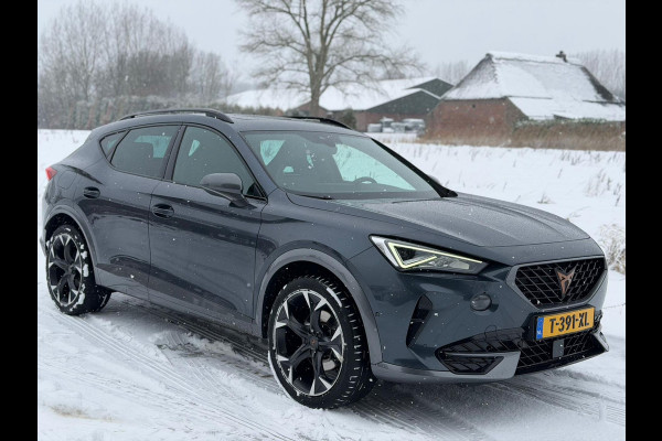 CUPRA 1.4 e-Hybrid Adrenaline, panoramadak, vol lederen interieur, sfeerverlichting, achteruitrijcamera, stoel-stuurverwarming