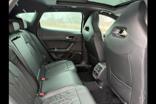 CUPRA 1.4 e-Hybrid Adrenaline, panoramadak, vol lederen interieur, sfeerverlichting, achteruitrijcamera, stoel-stuurverwarming