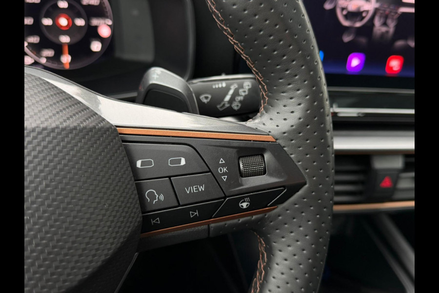 CUPRA 1.4 e-Hybrid Adrenaline, panoramadak, vol lederen interieur, sfeerverlichting, achteruitrijcamera, stoel-stuurverwarming