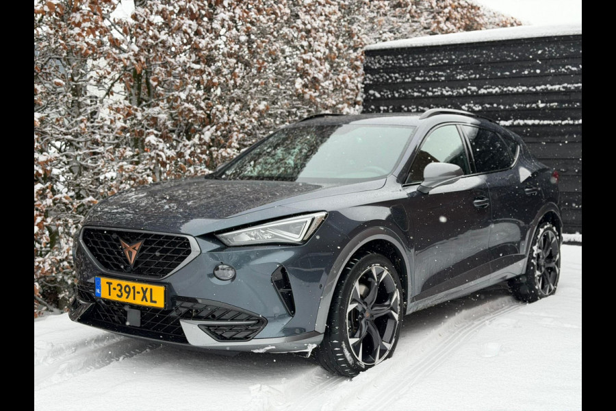CUPRA 1.4 e-Hybrid Adrenaline, panoramadak, vol lederen interieur, sfeerverlichting, achteruitrijcamera, stoel-stuurverwarming