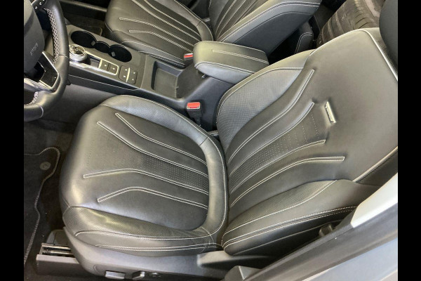 Ford Kuga 2.5 PHEV Vignale 225pk | Weg/Uitklapbare Trekhaak (Elektrisch bedienbaar) | Panoramadak | Adaptive cruise control | Winter Pack | Dodehoeksensoren | Camera | Head up Display