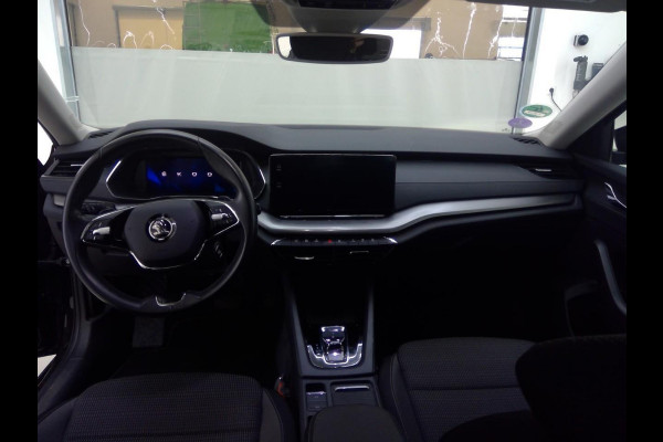 Škoda Octavia Combi 1.0 e-TSI Business Edition Airco ECC Navi Carplay PDC VA DAB+ Full LED Cruise Control