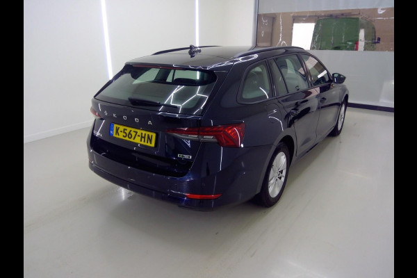 Škoda Octavia Combi 1.0 e-TSI Business Edition Airco ECC Navi Carplay PDC VA DAB+ Full LED Cruise Control
